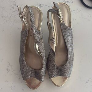 Bandolino Gold Heels Size 8.5